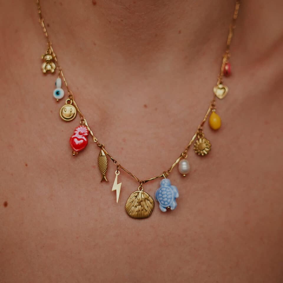 Collier Messy